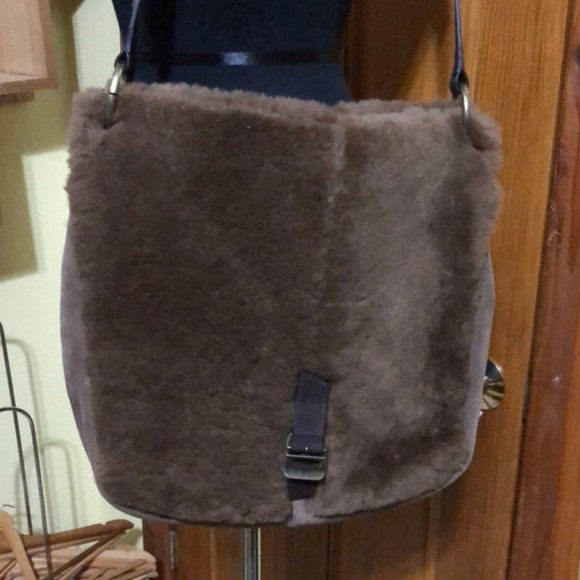 Auc Ugg Australia shearling  hobo/shoulder bag - Picture 3 of 16